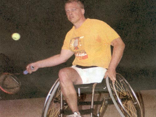 A realizao de um torneio com atletas em cadeira de rodas foi um dos momentos altos da poca