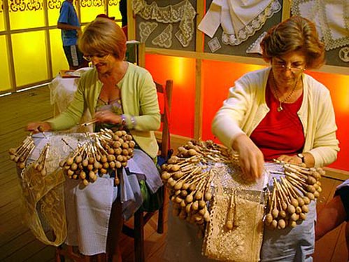 As peas produzidas na regio do Interior vo ser comercializadas em lojas prprias