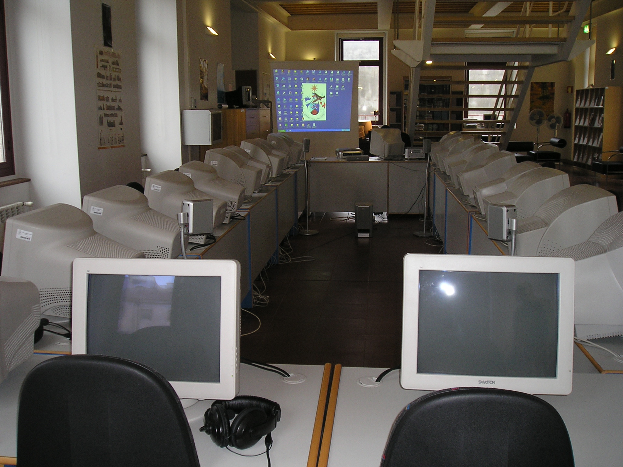 Sala multimdia do Laboratrio de Lnguas da UBI