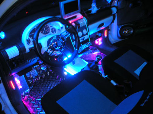 Interior de um carro modificado