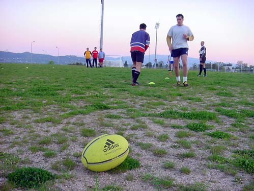 A equipa de Rugby da UBI treina actualmente num dos campos do Complexo Desportivo da Covilh