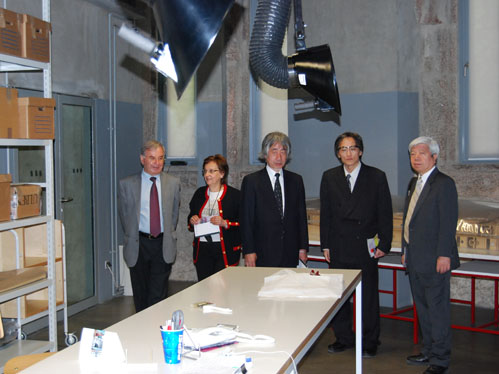 A comitiva de representantes japoneses no Museu de Lanifcios