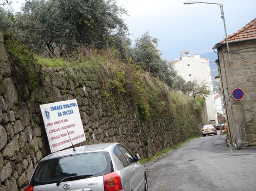 O muro da Calada Alta voltou ao debate na autarquia covilhanense