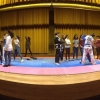 As alunas na prática de artes marciais