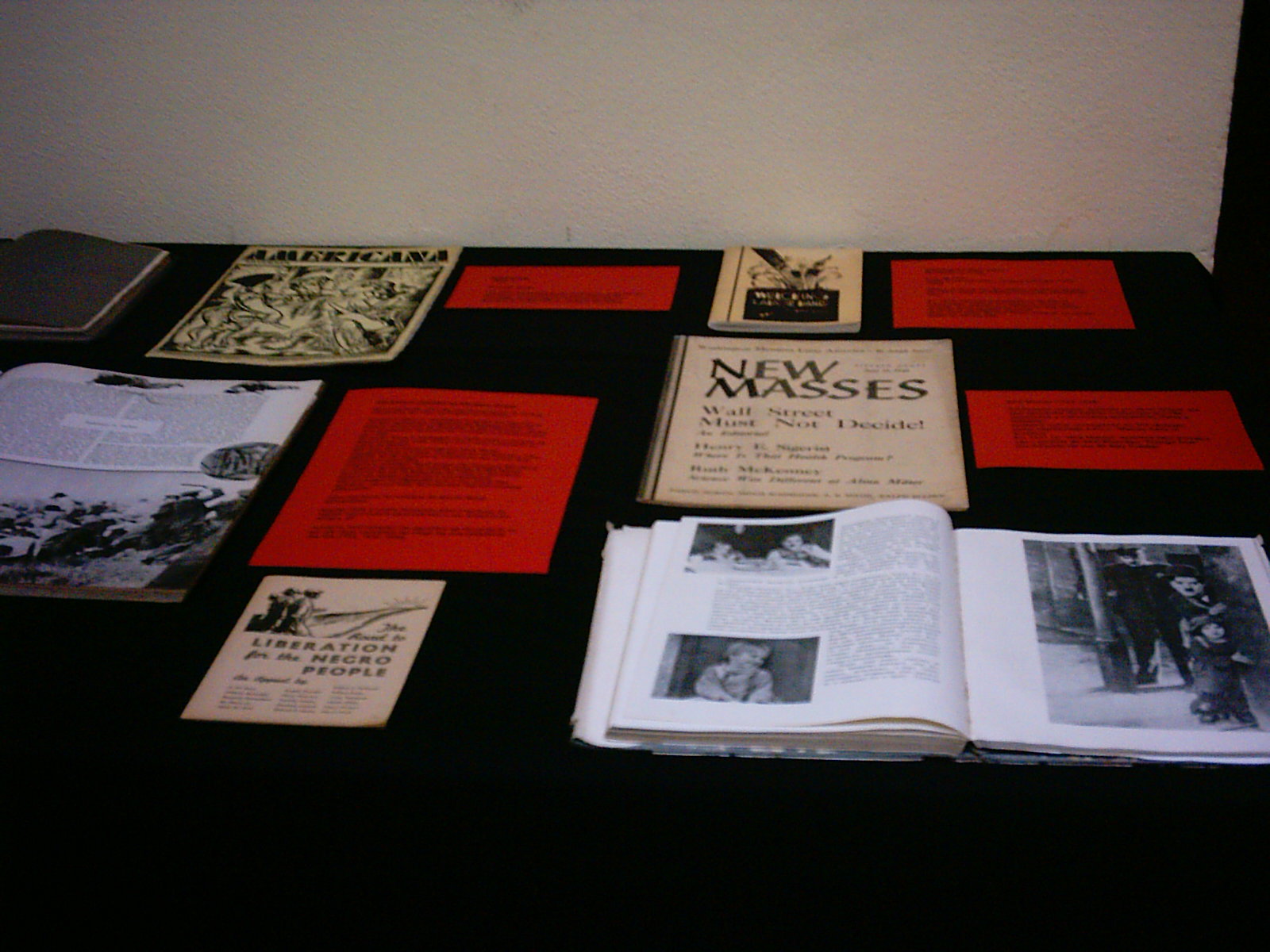 Documentos do comunismo expostos na Feira do Livro