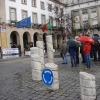 Os dois grupos manifestaram-se na praça do município
