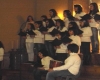 Crianças e jovens do coro apresentam músicas do CD à comunidade paroquial